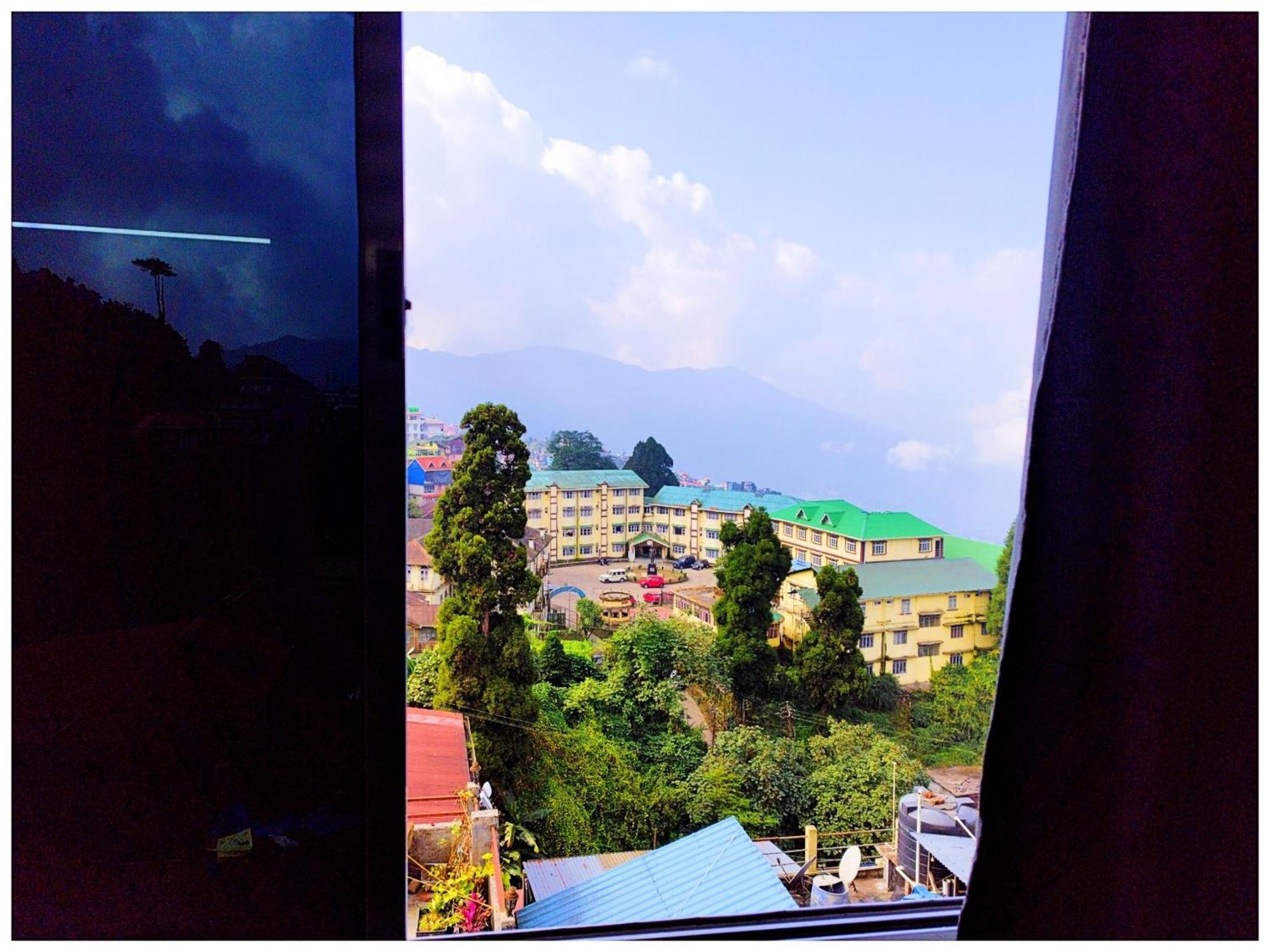 Hotel Premium Pitstop Near Railway Station Best Hotel In Darjeeling Darjeeling  Dış mekan fotoğraf