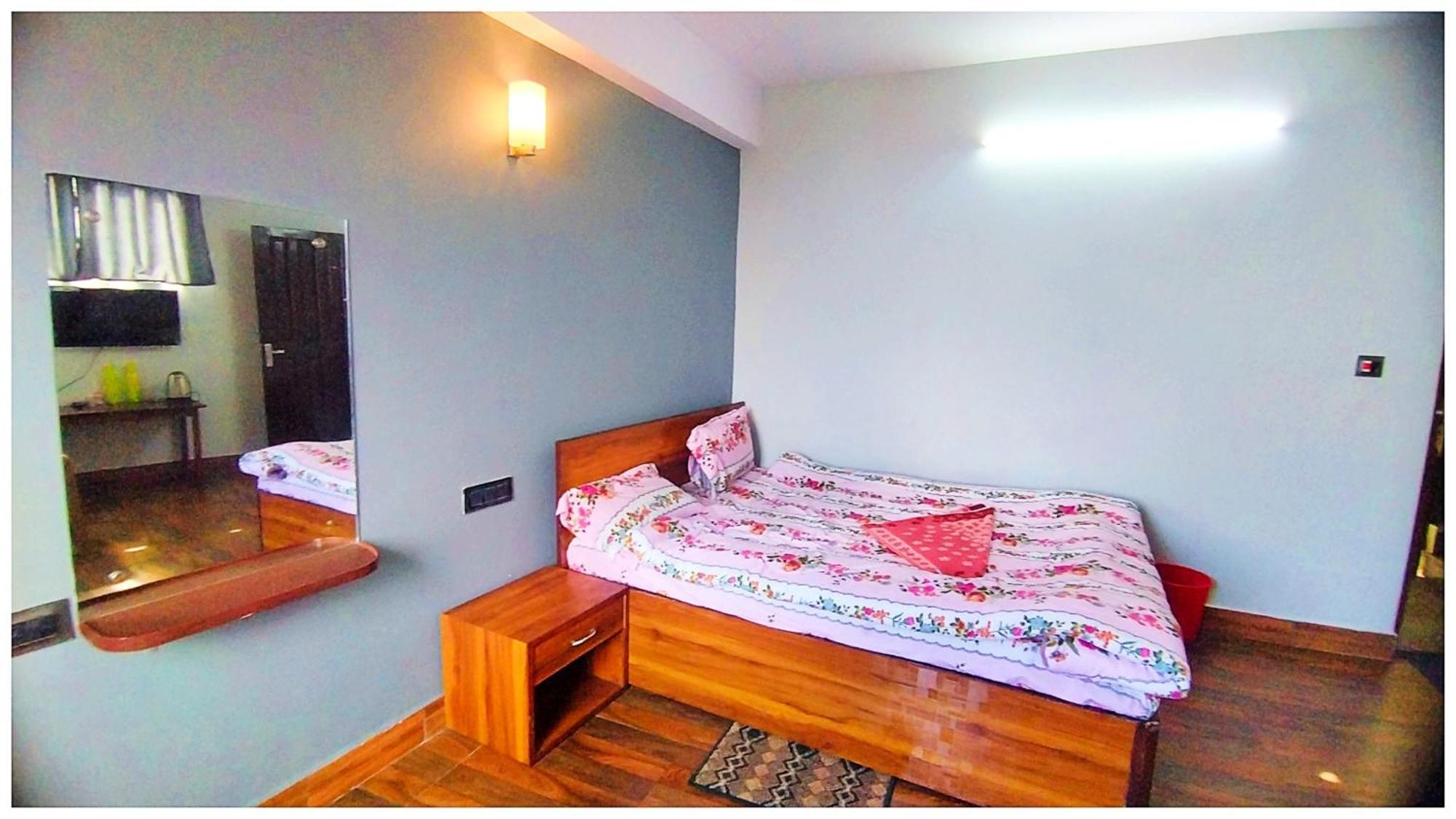Hotel Premium Pitstop Near Railway Station Best Hotel In Darjeeling Darjeeling  Dış mekan fotoğraf
